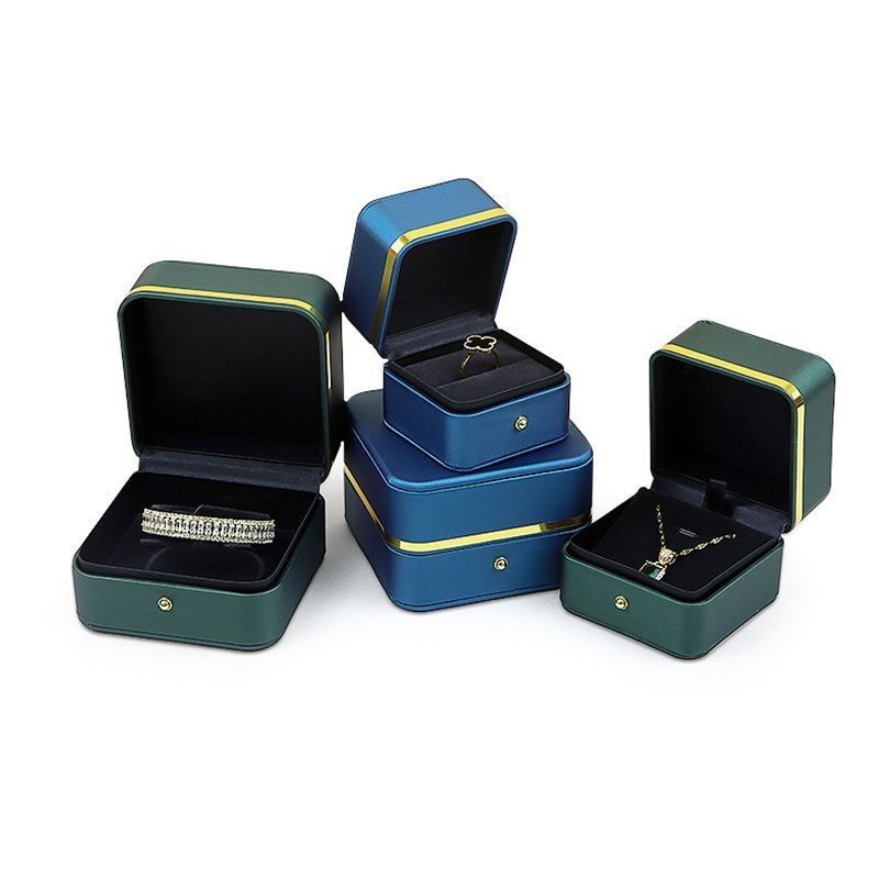 Caja de embalaje de joyas de material PU para anillos, pendientes, pulseras y collares 0,300 kg
