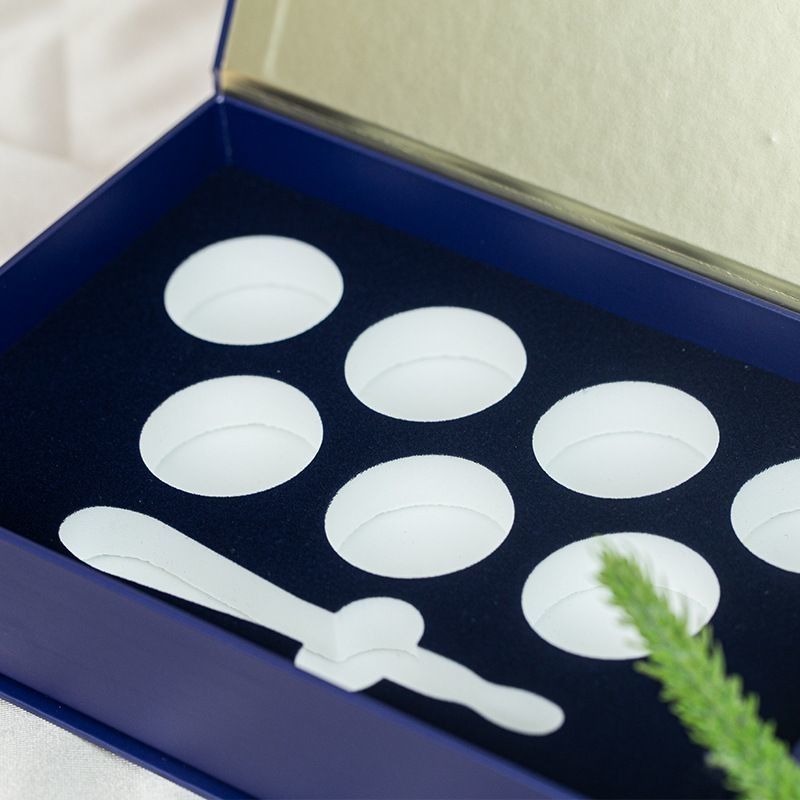 Rectángulo lujoso caja de regalo magnética rígida para el paquete de perfumes para el cuidado de la piel