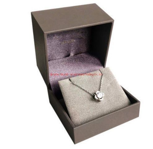 Embalaje de joyería portátil con bisagra de tipo Clamshell Caja de papel regalo con inserción de terciopelo De acuerdo con los requisitos del cliente