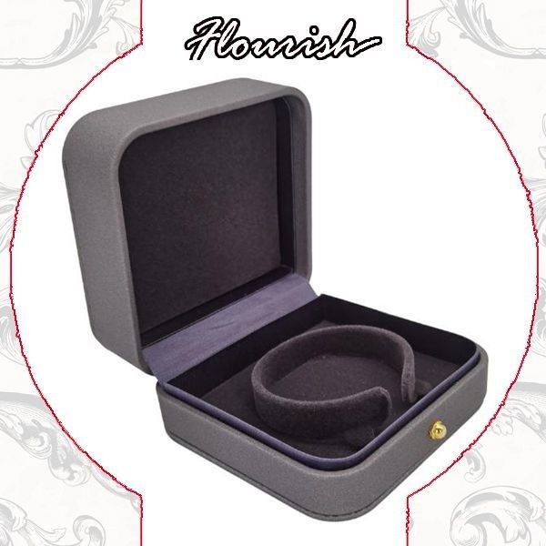 Estampado en caliente Manejo de la superficie Elegante Color gris Cuadrado Forma de pulsera Brazalete Embalaje de regalo Caja rosa
