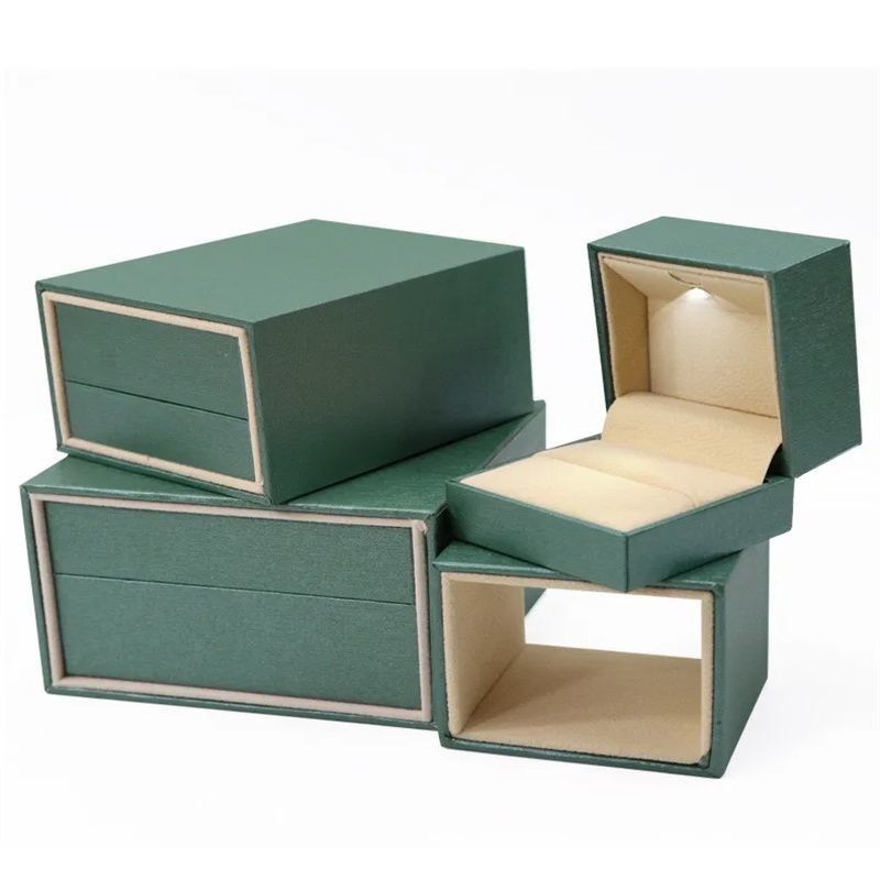 Caja de anillo/collar/auricular Tiempo de entrega a granel 15-20 días Envasado de papel 100% reciclable Caja de cajón con luz LED