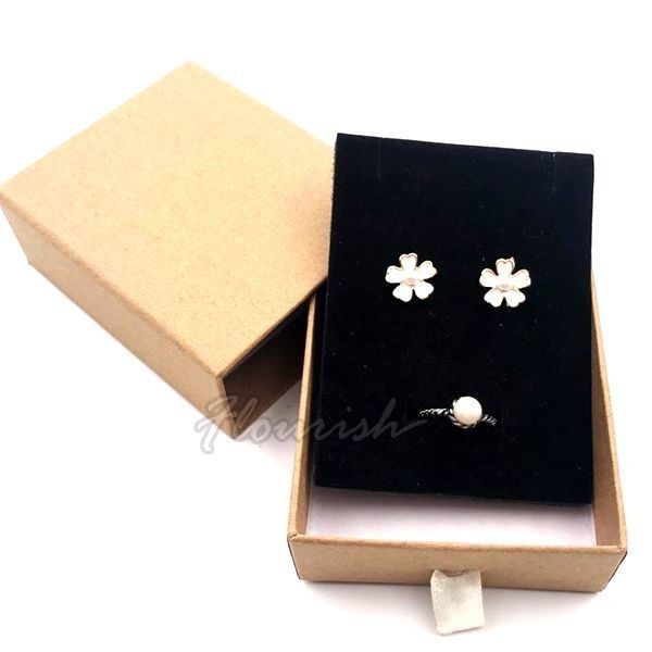 Cajas de joyería de papel Kraft Medio de cartón / caja de regalo de cartón de colores y tamaños múltiples