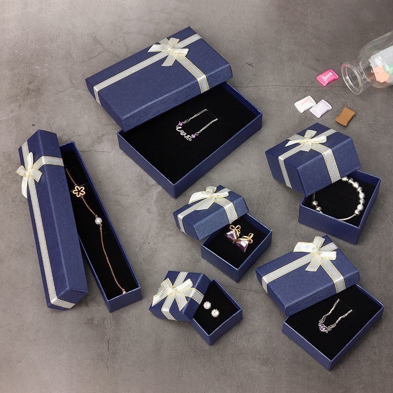 Embalaje de papel de cartón personalizado Caja de joyas de regalo con inserción de espuma y papel de material 100% reciclado