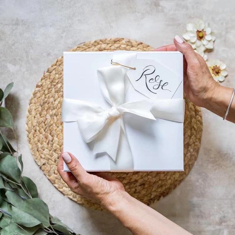 Caja de regalo de cartón blanco de cierre magnético personalizado para el Día de la Madre Día de San Valentín