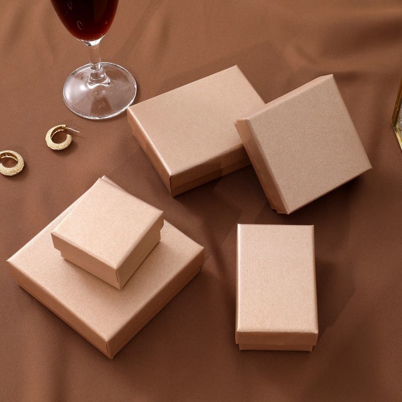 Caja de regalo de joyería de lujo de tamaño pequeño Caja de almacenamiento de papel Muestras gratuitas Caja de exhibición