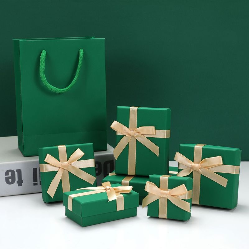 Papel de estampado caliente Cajas de joyería Capa de corbata de arco y caja de regalo de embalaje de cartón